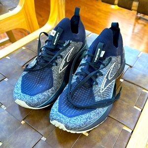 Men’s Brooks Levitate Running Shoes (Size 8.5)